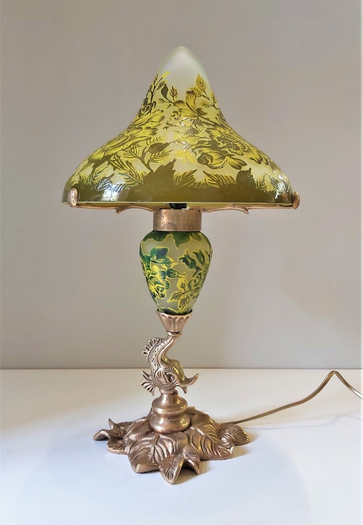 Lampe Art Nouveau en Bronze, style Gallé, modèle DAUPHIN VERT, hauteur 45 cm
