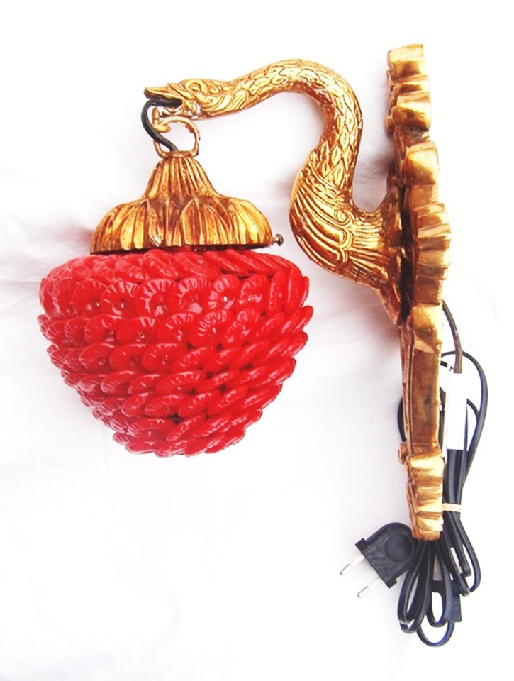 Applique bronze et cristaux de verre, modèle Cygne boule rouge, applique murale style Baroque