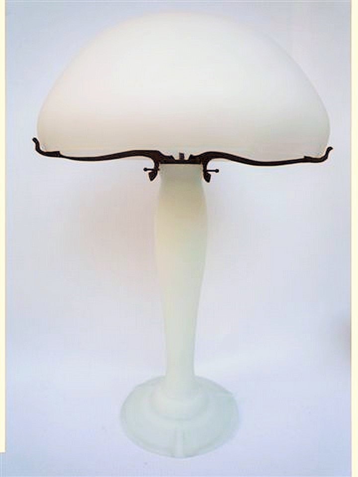 Lampe en pâte de verre, Iris GM Blanc Albatre.Hauteur 55 cm.