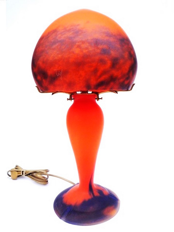 lampe en pâte de verre, iris mm orange. Hauteur 45 cm. lampe pate de verre