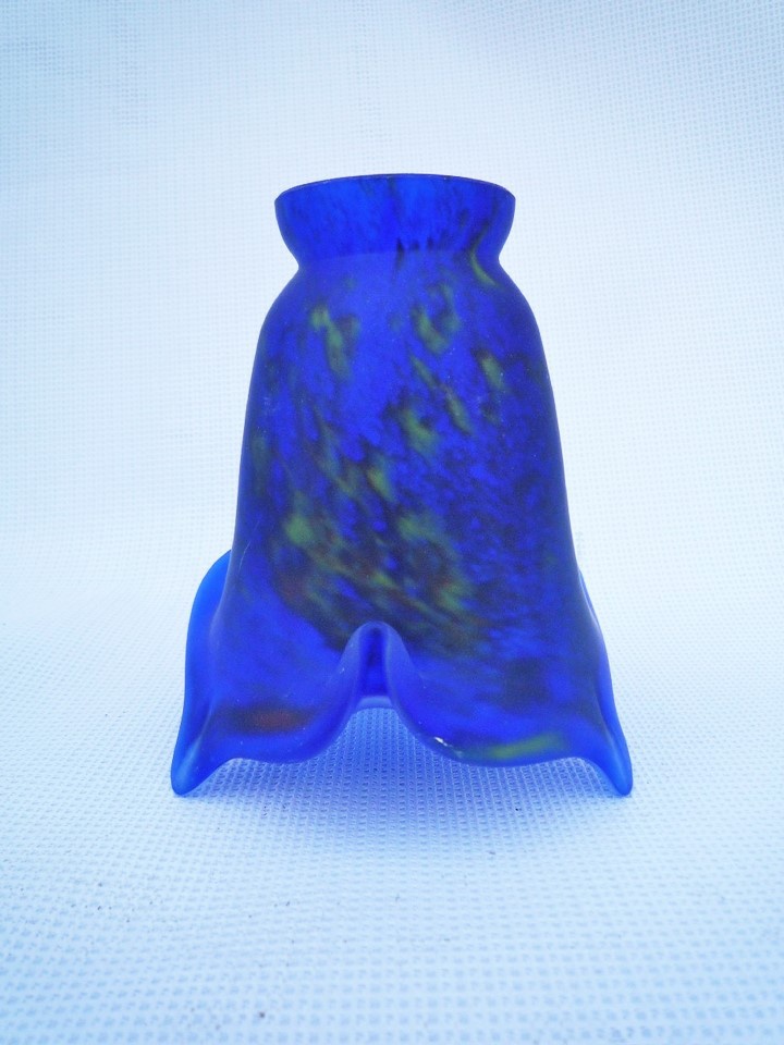 Tulipe pâte de verre pm pointe bleu moucheté