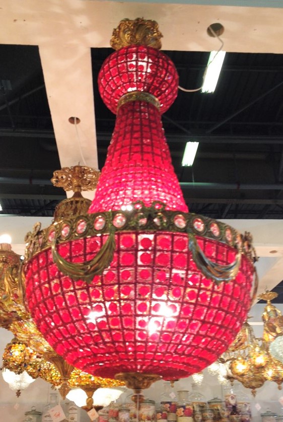 Lustre en cristaux de verre, Versailles Montgolfière rouge et bronze, style Louis XVI