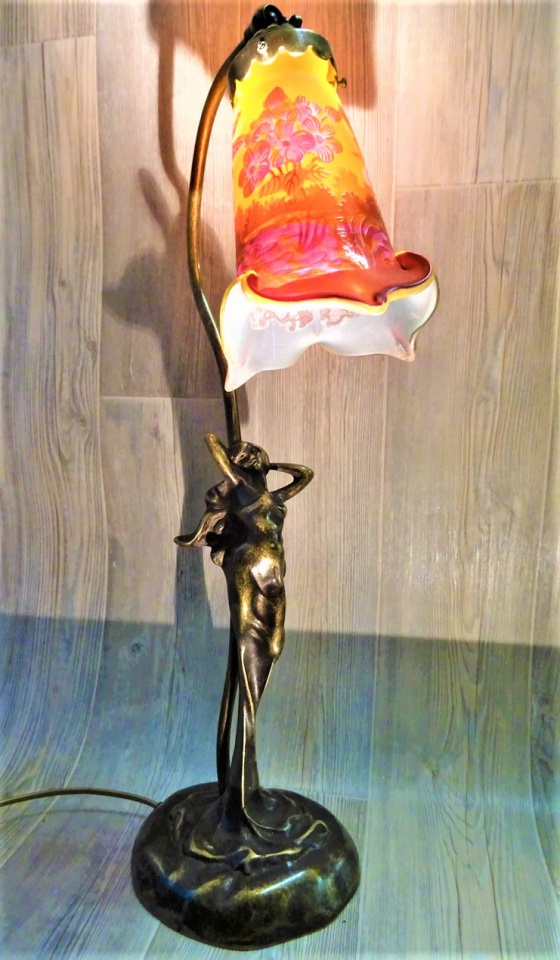 Lampe Art Nouveau Nancy style, lampe Gallé style en pâte de verre, Elise 1 tulipe paysage rouge pointe