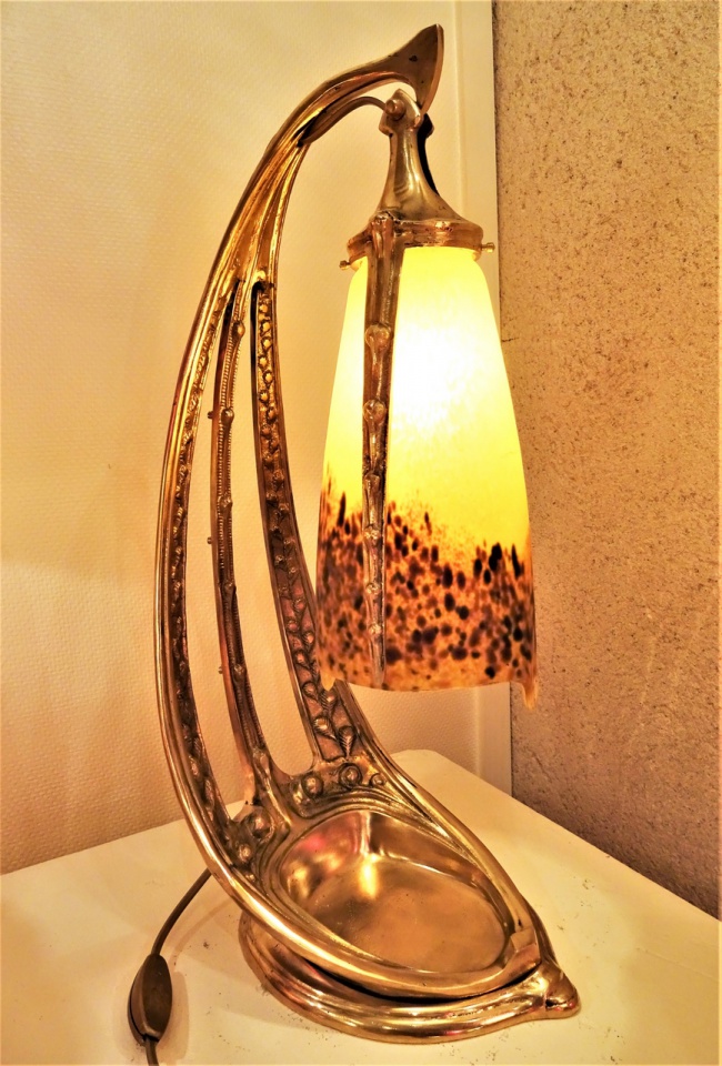 Lampe Art Nouveau Nancy style, lampe en bronze et pâte de verre, Art Déco tulipe longue