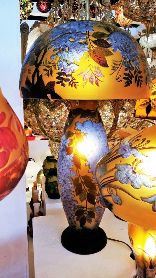 Lampe Art Nouveau Nancy style, lampe Gallé style en pâte de verre, Glycine TGM