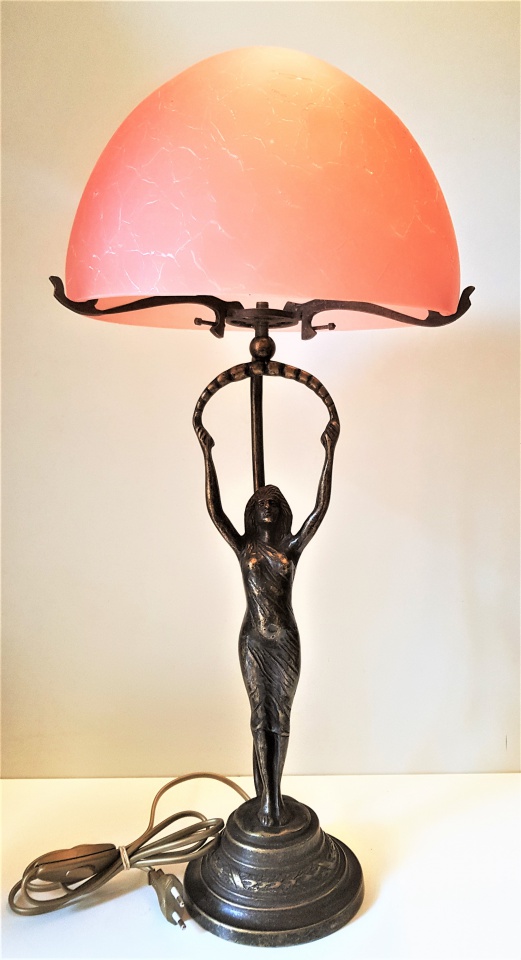 Lampe en pâte de verre et bronze, Vénus cone 26 rose craquelé, abat jour en pâte de verre