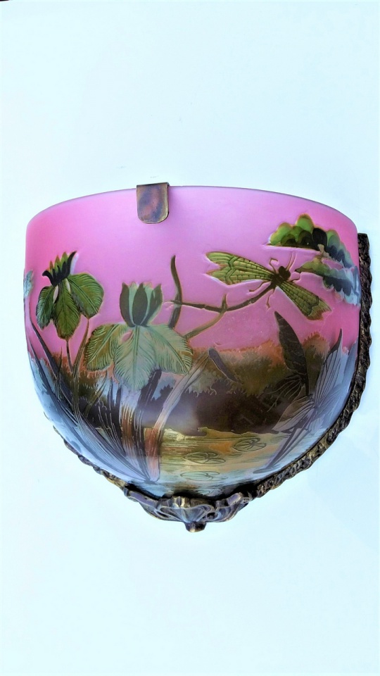 Applique Art Nouveau en verre gravé, style Gallé, modèle Marais Rose, largeur 26 cm